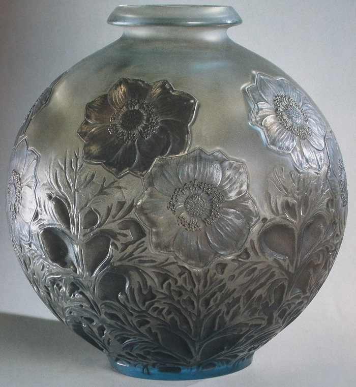 R. Lalique Anemones Vase
