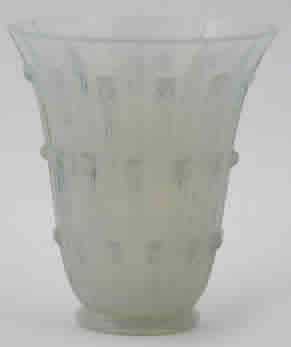 R. Lalique Bellis Vase