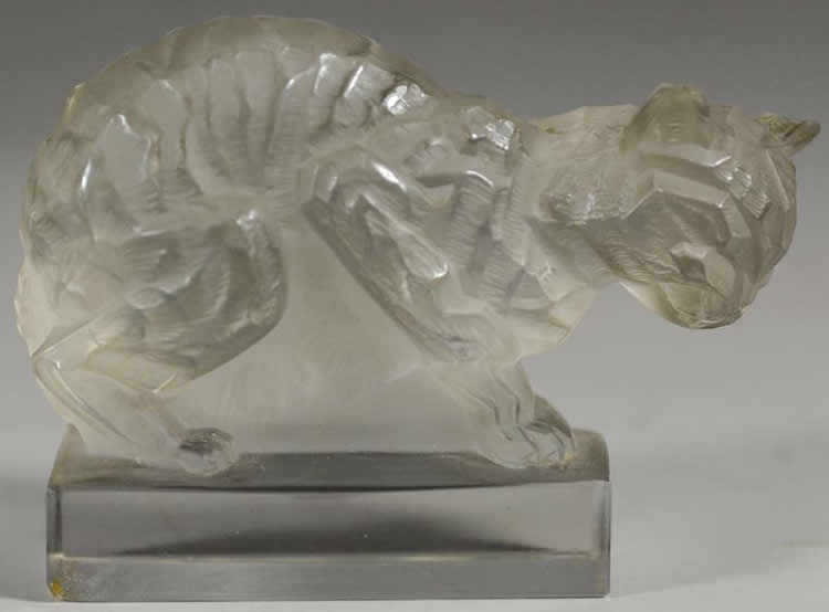 R. Lalique Chat Paperweight