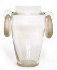 R. Lalique Deux Anneaux Pigeons Vase