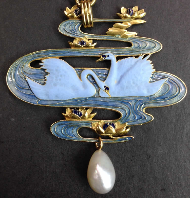 Rene Lalique Pendant Deux Cygnes Bleus