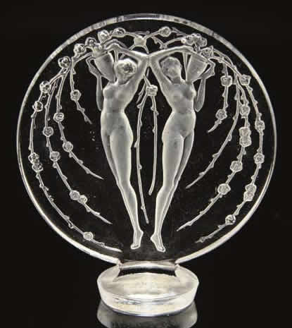 R. Lalique Deux Figurines Et Fleurs Seal