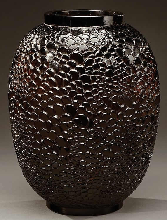 R. Lalique Ecailles Vase