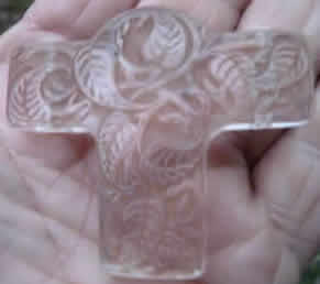 R. Lalique Feuilles De Lilas Pendant