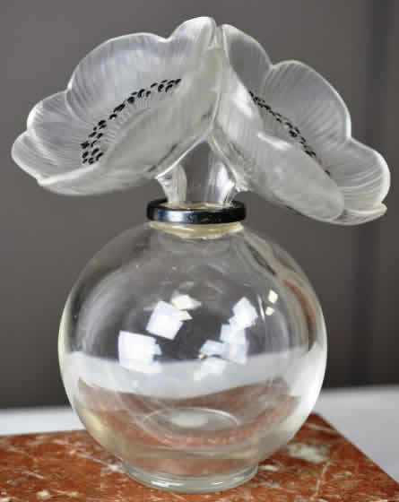 R. Lalique Vase Deux Anemones Flacon