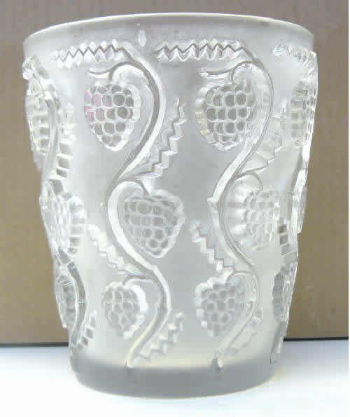 Rene Lalique Lave-Raisin Vase Muscat