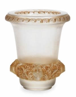 R. Lalique Quatre Tetes Femmes Et Raisins Vase