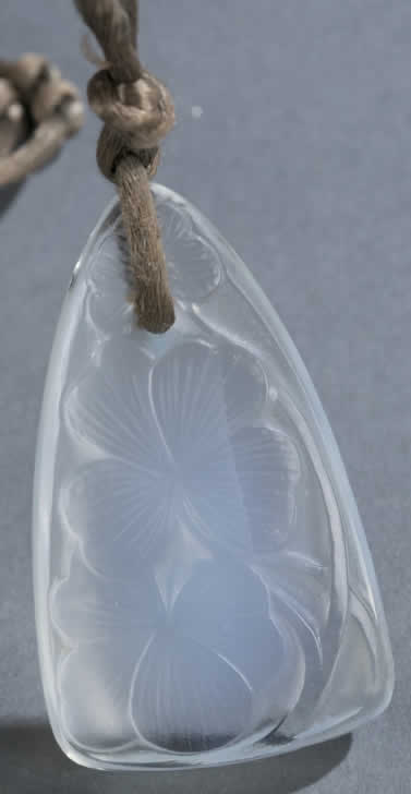 R. Lalique Trefles Pendant