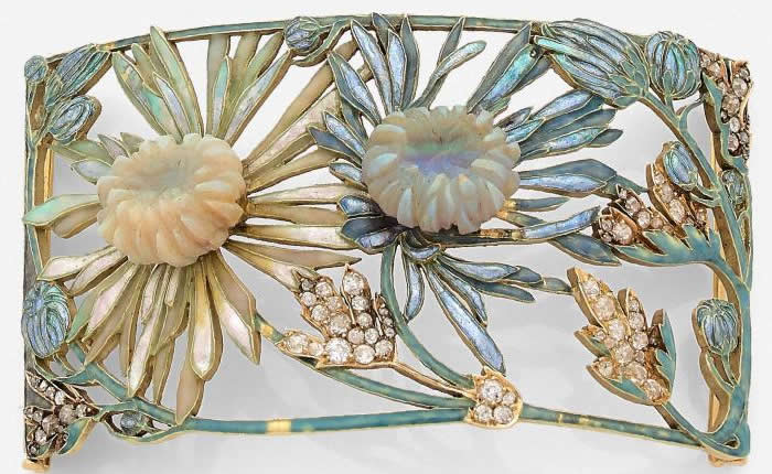 R. Lalique Chrysanthemums Collar