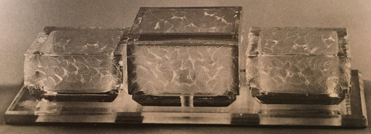 R. Lalique Colmar Smoking Set