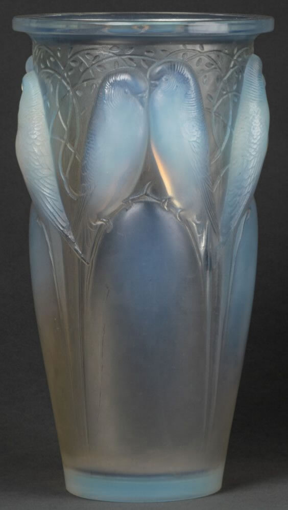 R. Lalique Huit Perruches Vase