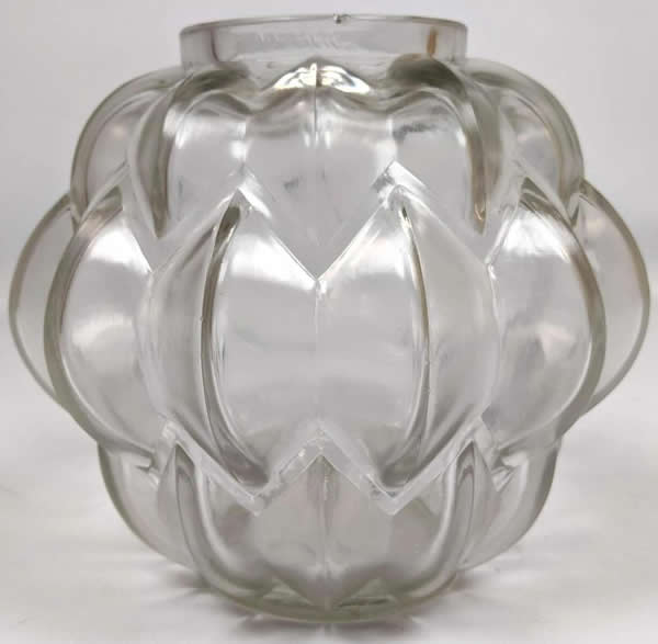 R. Lalique Nivernais Vase