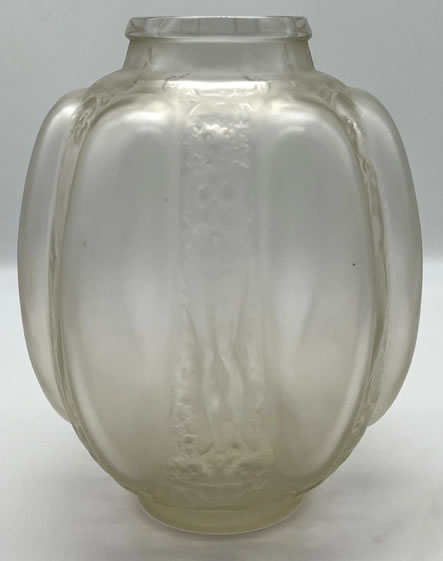 R. Lalique Six Figurines et Masques Vase