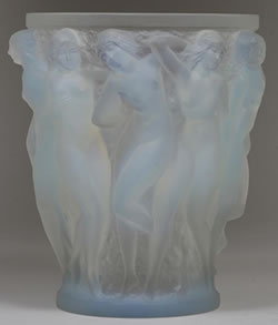 Bacchantes Opalescent Lalique Cristal Vase