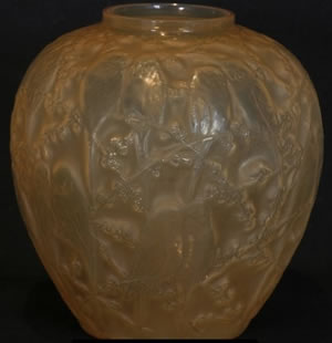 Perrruches Vase Side View R. Lalique