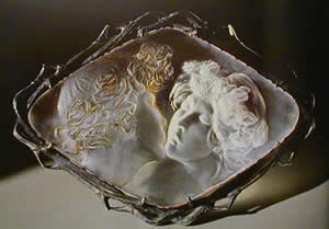 Lalique Brooch Le Baiser