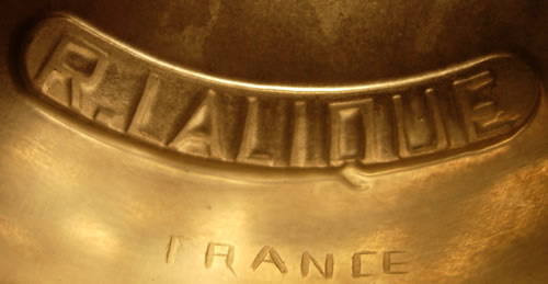 Primeveres Box molded R.LALIQUE signature over a wheel-cut FRANCE