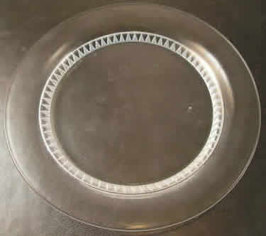 Bourgueil Plate Rene Lalique Decorated With A Single Band Of Alternating Clear And Frosted Triangles