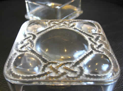 Rene Lalique  5 Fleurs Powder Box 