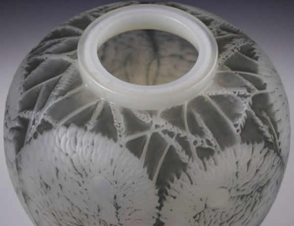 R. Lalique Alicante Vase