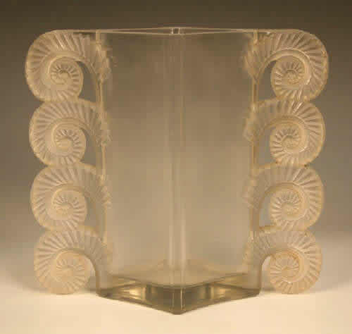 R. Lalique Amiens Vase