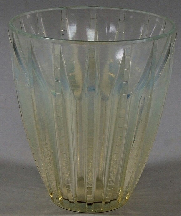 R. Lalique Chamonix Vase