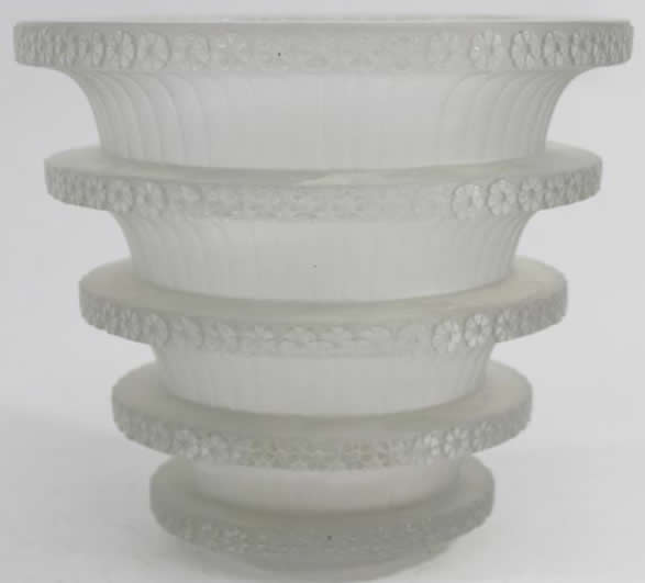 R. Lalique Chevreuse Vase