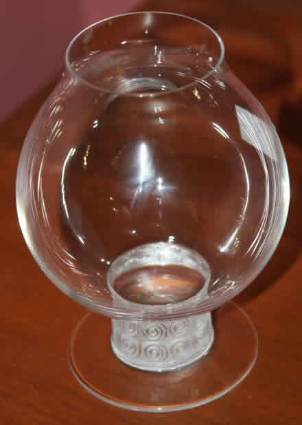 R. Lalique Chinon-2 Glass