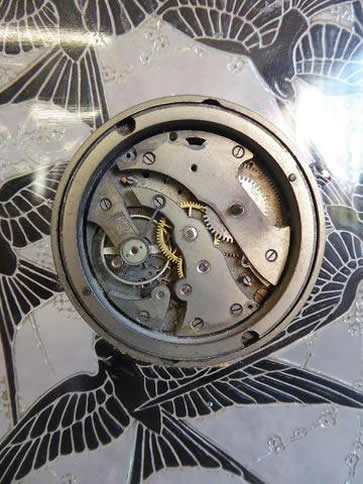 R. Lalique Cinq Hirondelles Clock