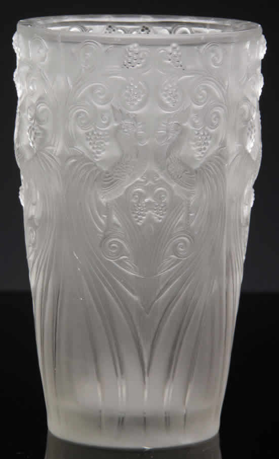 R. Lalique Coqs Et Raisins Vase