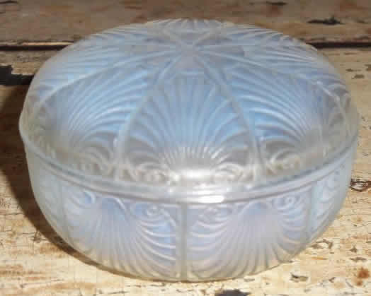 R. Lalique Coquilles Covered Box