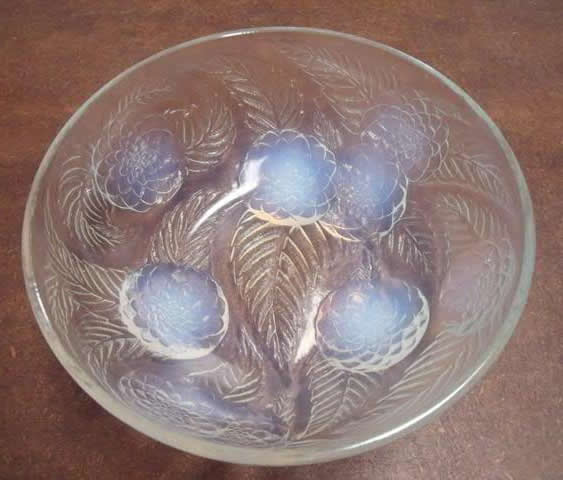 R. Lalique Dahlias Opalescent Bowl