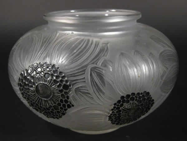R. Lalique Dahlias Vase