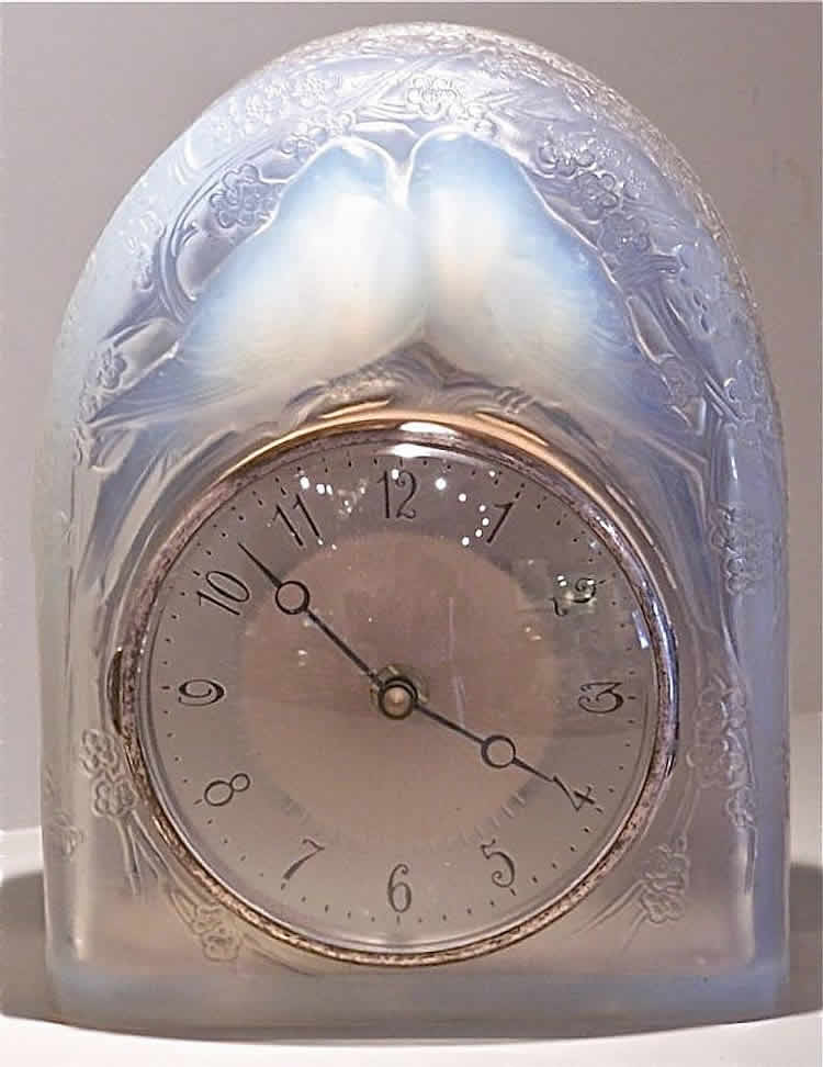 R. Lalique Deux Colombes Mantel Clock