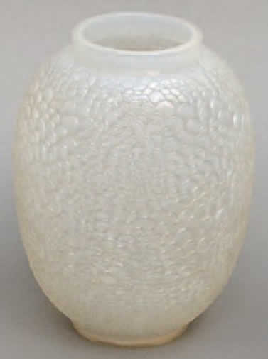 R. Lalique Ecailles Vase