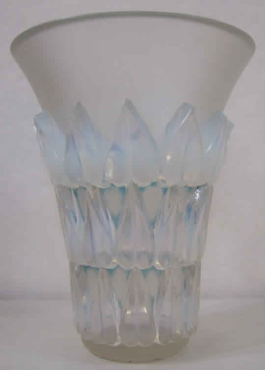 R. Lalique Feuilles Vase