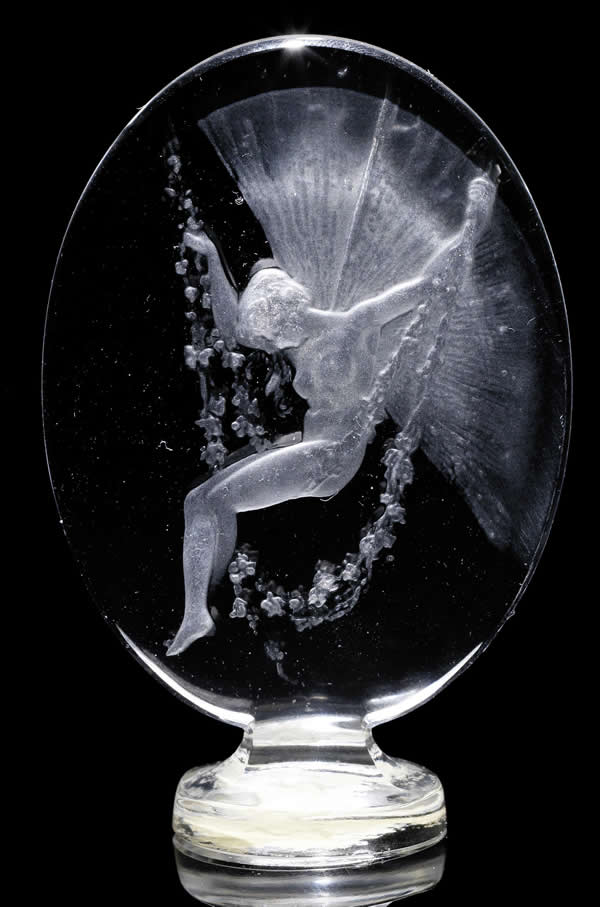 R. Lalique Figurine Se Balancant Seal