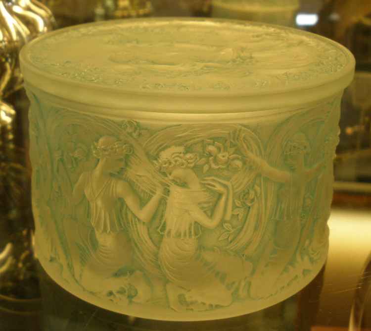 Rene Lalique  Figurines Et Voiles Powder Pot 