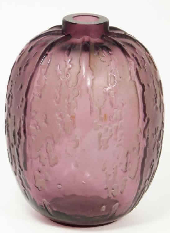 R. Lalique Fontaines Covered Vase