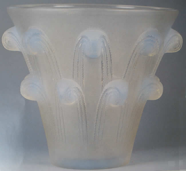 R. Lalique Jet d'eau Vase