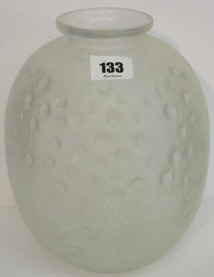 R. Lalique Marguerites Vase