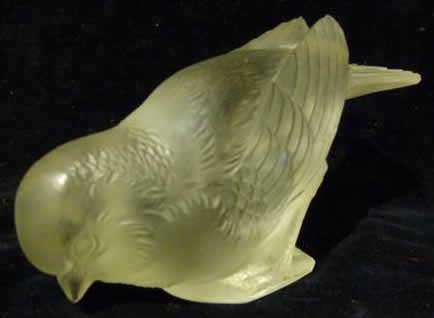 Rene Lalique  Moineau Timide Paperweight 