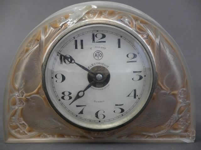 R. Lalique Moineaux Clock