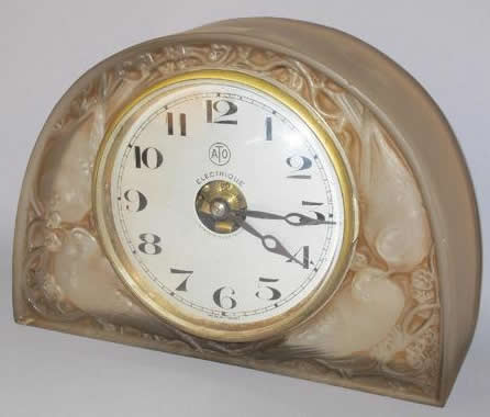 R. Lalique Moineaux Clock