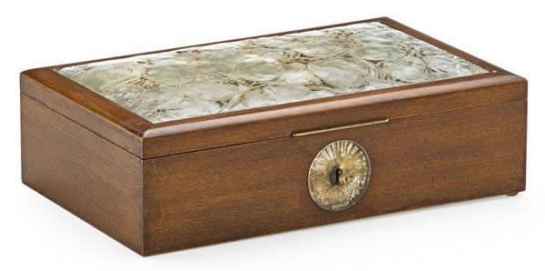 Rene Lalique Box Monnaie Du Pape