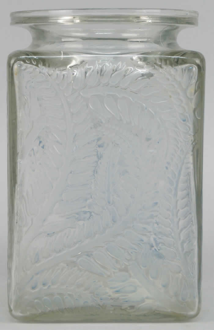R. Lalique Myrrhis Vase