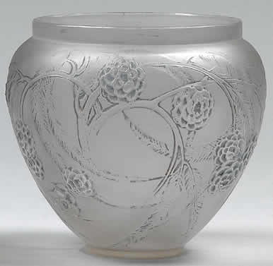 Rene Lalique Nefliers Vase