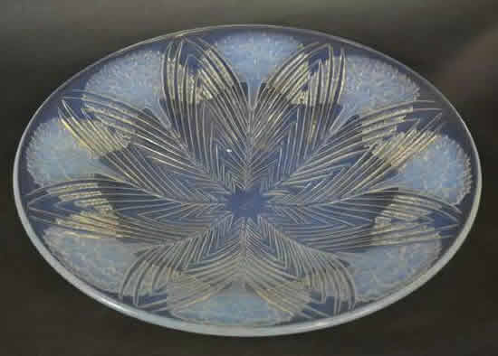 R. Lalique Oeillets Opalescent Bowl