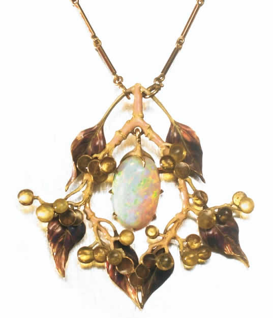 Rene Lalique Pendant Opale Ovale Parmi Les Feuilles Violettes Et Le Fruit Ambre