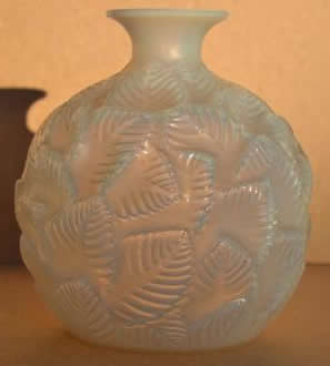 R. Lalique Ormeaux Vase